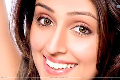 Aarti Chhabria Smiling Face & Cute Eyes Wallpapers