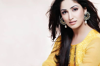 Yami Gautam Bollywood Actress Wallpapers Download HD