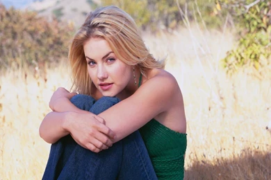 Top New Elisha Cuthbert Hot Wallpapers