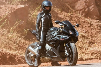 Rebecca Ferguson On BMW RR Motorcycle In Mission Impossible Rogue ...