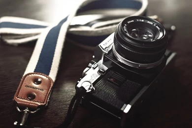 HD Quality Old Vintage Camera On Piano Wallpapers   LuvWallpapers 202