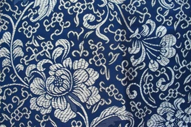 Blue And White Vintage Wallpaper! It Looks So Lush!