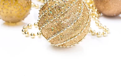 Christmas_White_Background_with_Gold_Christmas_Balls.jpg?m=1447233485