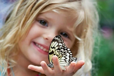 Download Wallpapers, Download 2560x1440 Women Smiling Little Girl ...