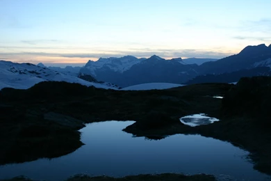 File: Free Downloads HDQ.jpg