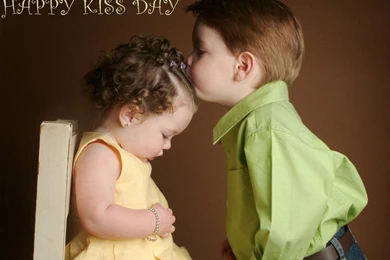 Happy Kiss Day 2016 SMS, Wishes, Quotes, Wallpaper, Images ...