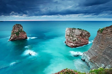 The Wallpapers Of The Amazing Blue Seawater   Beach Wallpapers