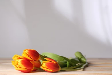 Table Flowers Wallpapers