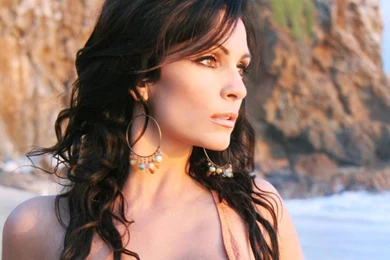 Download Denise Milani Wallpapers 1024x768