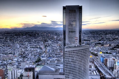 Single Skyscraper Wallpapers And Images   Wallpapers, Pictures, Photos