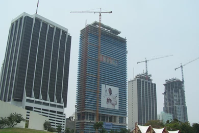 File:Buildings Including Bank Atlantic Under Construction In ...