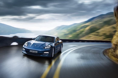 Porsche Panamera 4s   Free Desktop Wallpapers