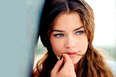 Denise Richards Hd Wallpapers