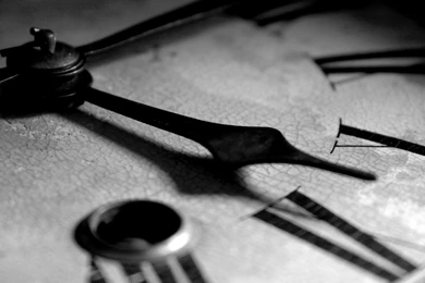 Download Wallpapers 2048x2048 Hours, Arrow, Black White, Vintage ...