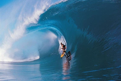 Huge Wave Surfing Wallpapers
