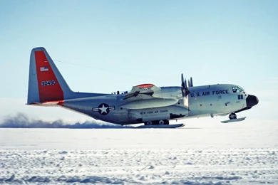 Lockheed C 130 Winter Landing   HD Wallpapers Widescreen   1440x900