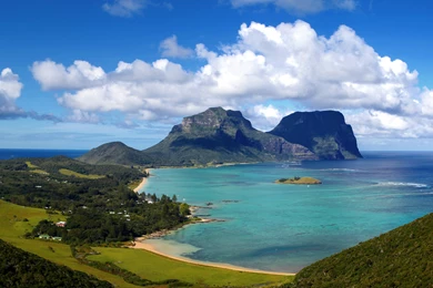 Free Shaped Heart Travel Wallpapers Australia Queensland Monitor ...