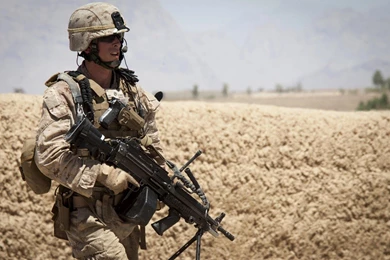 Australian Army Soldiers With High Weapons HD Wallpapers