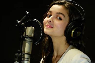 Alia Bhatt Singing HD Wallpapers   IHD Wallpapers