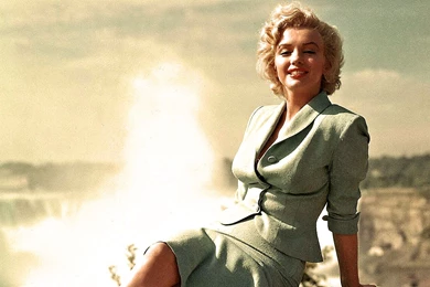 Beautiful Actress Marilyn Monroe Beach Widescreen High Definition ...