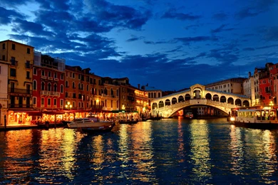 Italy At Night Wallpapers HD