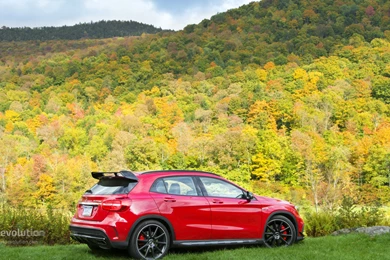 2015 Mercedes Benz GLA45 AMG HD Wallpapers