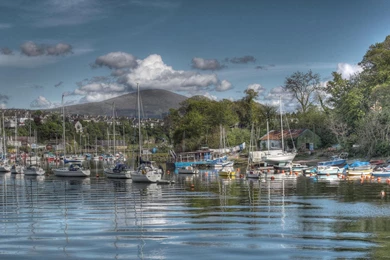 SEASIDE TOWN OF CAERNARFON WALES WALLPAPER   (