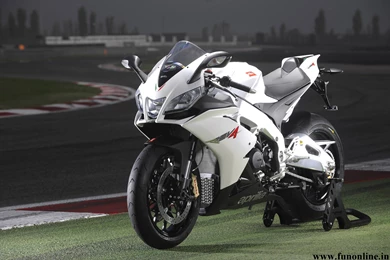 Aprilia Bikes Wallpaper, Amazing Aprilia Sports Bike HD Wallpapers Free