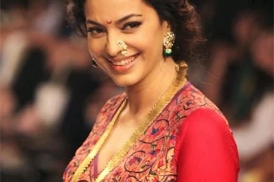 Indian Actress Juhi Chawla HD Wallpapers