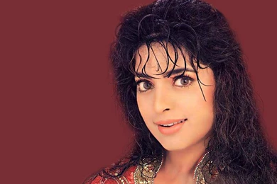 Juhi Chawla HD Wallpapers
