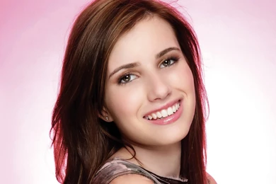 Emma Roberts Smile Wallpapers 1775 1920x1200   UMad.com