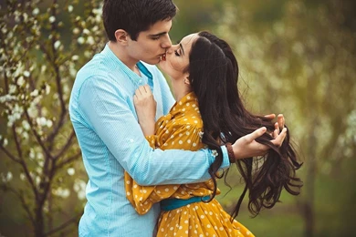 Love Hug Kiss HD Wallpapers