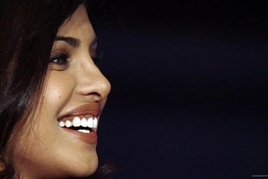 HD Priyanka Chopra Smile Wallpapers