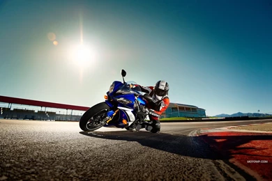 Yamaha YZF R6 Wallpapers 2011