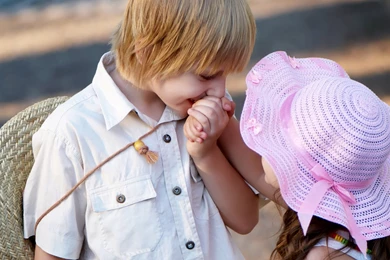 Little Baby Boy And Girl In Love HD Wallpapers