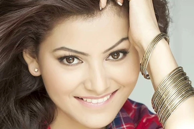 Download Wallpapers 2048x2048 Urvashi Rautela, Bollywood, Actress ...