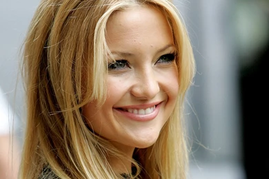 Smiling Face Kate Hudson Wallpapers