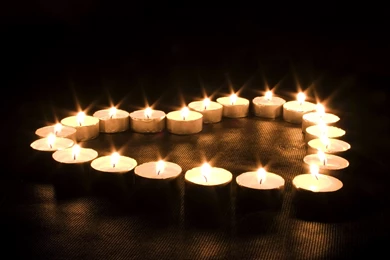 Cute Candle Wallpapers WLI34