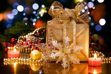 Gift And Candle Wallpapers And Images   Wallpapers, Pictures, Photos