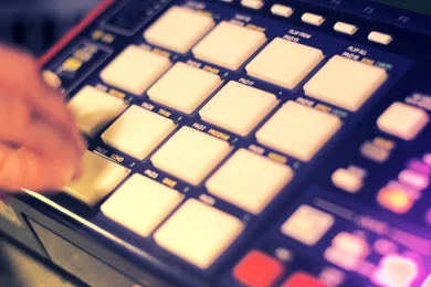 Memorecks   Whitepads (MPC 1000 Live)   YouTube