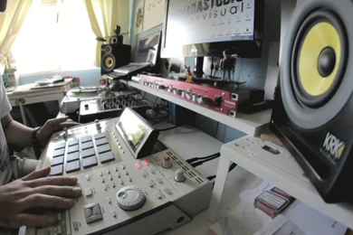 AKAI MPC 2500 + Strictly Vinyl   YouTube