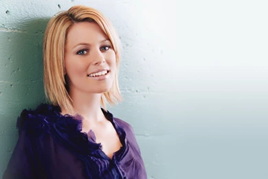 Elizabeth Banks HD Wallpapers For Desktop Download