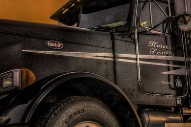 iPhone 5 Wallpapers 640X1136 Peterbuilt Truck