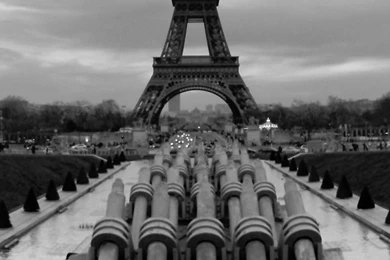 Eiffel Tower Paris Black White Wallpapers For Galaxy S5.jpg