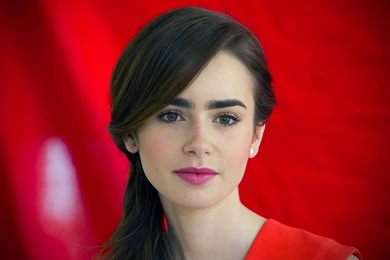 1920x1200px Lily Collins
