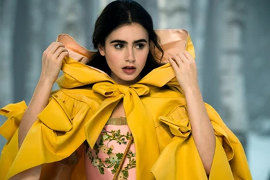 Lily Collins In Mirror Mirror Wallpapers