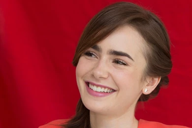 Top Download Lily Collins Wallpapers