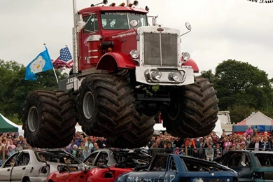 MONSTER TRUCK WALLPAPER   (