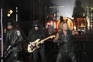 Mötley Crüe Bids A Spectacular Farewell   San Antonio Express News