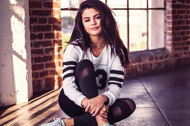 Selena Gomez   Wallpapers Bros.